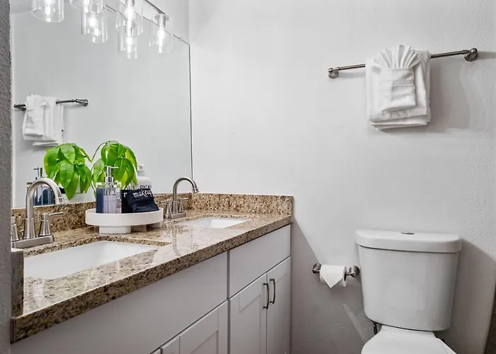 Gorgeous 4-bed With Golf, Pool, & Hot Tub! Casa vacanze Phoenix