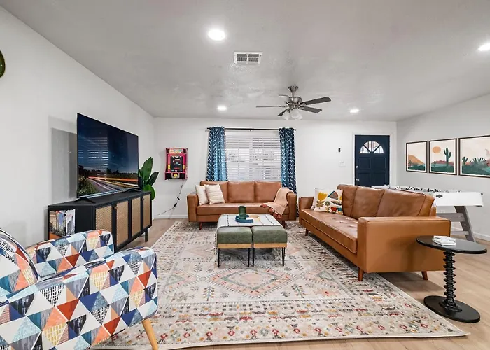 Casa vacanze Gorgeous 4-bed With Golf, Pool, & Hot Tub! *