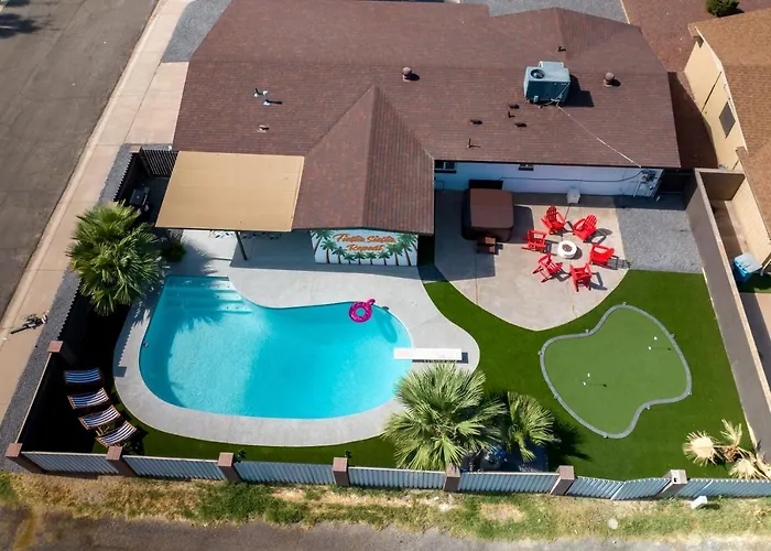 Gorgeous 4-bed With Golf, Pool, & Hot Tub!