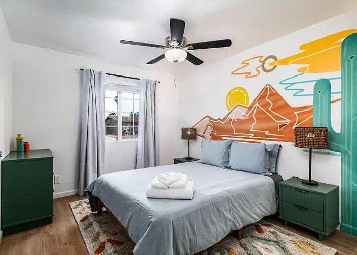 Casa vacanze Gorgeous 4-bed With Golf, Pool, & Hot Tub!