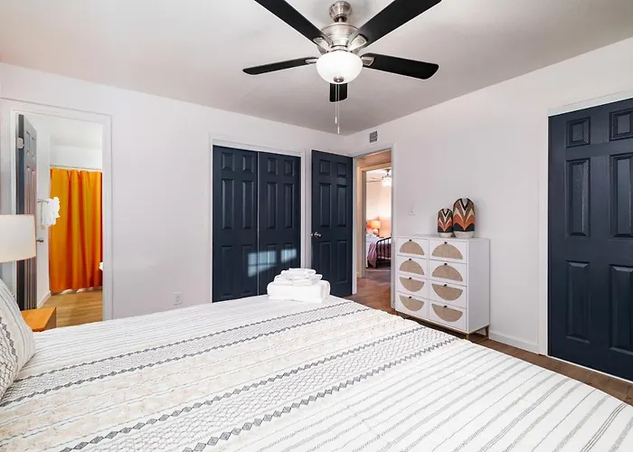 Gorgeous 4-bed With Golf, Pool, & Hot Tub!
